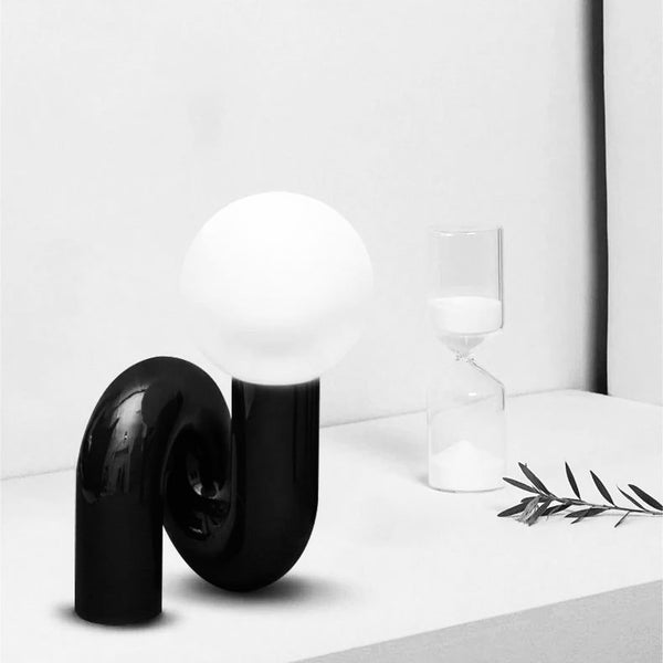 TUBULAR  NEOTENIC BLACK LAMP