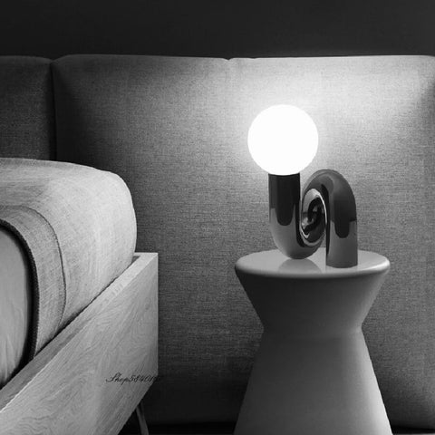 TUBULAR  NEOTENIC BLACK LAMP