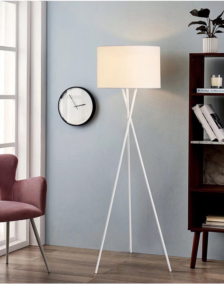 Crossed Nordic Floor Lamp